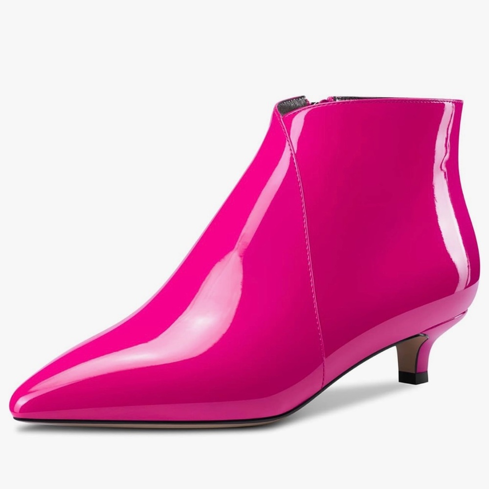 New in box women’s pink low heel booties